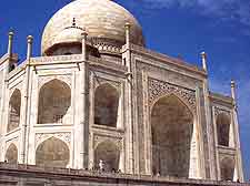 Further photo of the Taj Mahal in Agra