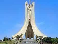 Further picture of the Makam Echahid (Monument des Martyrs)