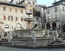Different view of the Piazza del Comune