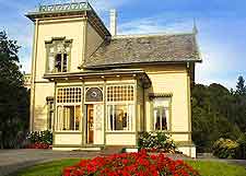 A picture of the composer Edvard Grieg's home Troldhaugen