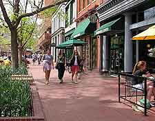 Image of shoppers on Pearl Street