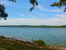 Picture of the lake at Table Rock State Park