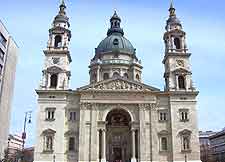 Budapest picture of the Saint Stephen's Basilica