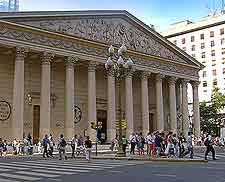 Close-up photo of the Catedral Metropolitana (Metropolitan Cathedral)