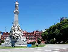 Different image of the Plaza Colon and monument