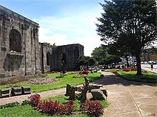 Further view of the James the Apostle Parish ruins, photo by Daniel Vargas