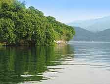 Lake Kivu picture