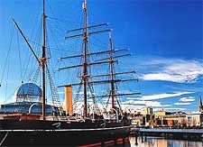 Photo showing the RRS Discovery at Dundee's quayside