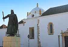 Different picture of the Municipal Museum of Archaeology and statue
