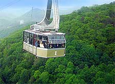 Photo showing the aerial tramway, taken by Chris Hagerman