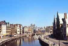 Picture of lodging next to the canal