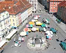 Aerial picture of the Hauptplatz market