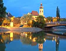 Picture of the Carmellite Church reflecting in the waterfront