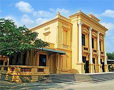 Photo of the city's Opera House, taken by HoangTuanAnh