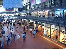 Picture of shops at the Hauptbahnhof (train station)