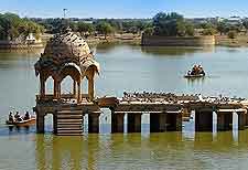 Gadsisar Lake photograph (Gadi Sagar / Gadisar)