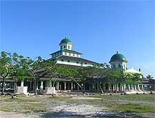 Picture of the Great Mosque of Banjarmasin, taken by Ezagren