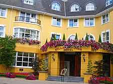 Image of the centrally located Killarney Park Hotel, near Misson Road