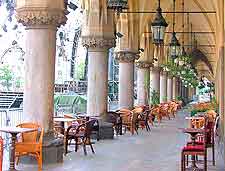 Picture of al fresco dining on the Market Square