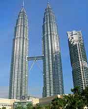 Photo of Kuala Lumpur's Petronas Twin Towers