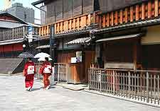 Picture of Geisha girls walking around Gion