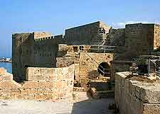 Photo of the castle and its historic fortifications