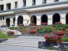 Picture of the entrance to the Fairmont Chateau