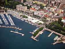 Picture of the Lac Leman (Lake Geneva) taken in Ouchy