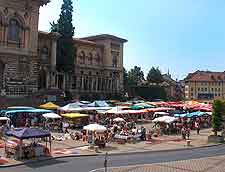 Picture of cafes at the Place de la Riponne