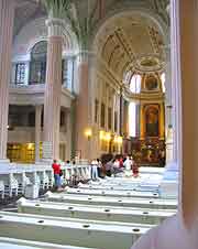 Interior photo of Leipzig's St. Nicholas Cathedral (Nikolaikirche)