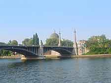 Picture of major bridge across the Meuse