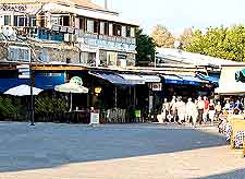 Photo of restaurant / bar strip in the city