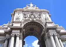 View of the Arco da Rua Augusta looking upwards