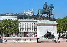 Picture of equestrian statue on the Place Bellecour