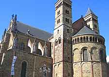 Photo of the St. Servaas Basilica (Sint Servaasbasiliek)