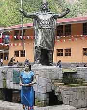 View of central Aguas Calientes