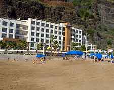 Picture of hotel at Calheta Beach