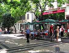 Picture of al fresco diners in the summer
