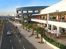 Further picture of the road leading to the Mall of Asia complex