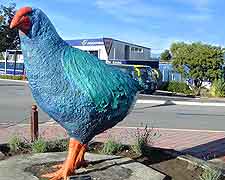 Te Anau photo, showing its well-known Takahe bird sculpture