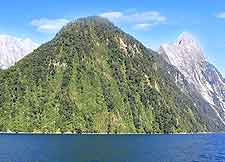 Summer picture of Milford Sound