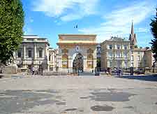 Photo showing the Arc de Triomphe