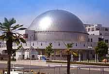 Picture showing the dome of the Port of Nagoya Public Aquarium