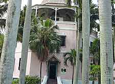 Photo of the Nassau Public Library on Parliament Square