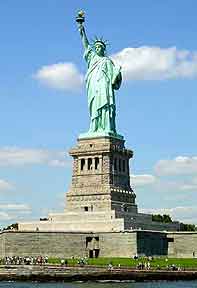 Photo showing the world-famous Statue of Liberty, New York, USA
