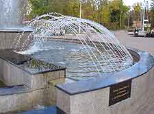 Picture of fountains in the Kirov Gardens