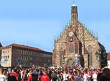 Picture of shoppers in the city