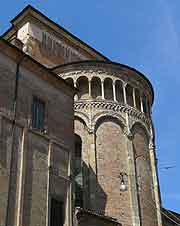 Picture of the Duomo in the sunshine