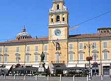 Piazza Garibaldi photo