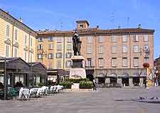 Photo of cafes on the Piazza Garibaldi